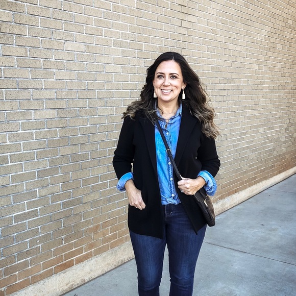 Meet your Posher, Lori - Picture 1 of 1